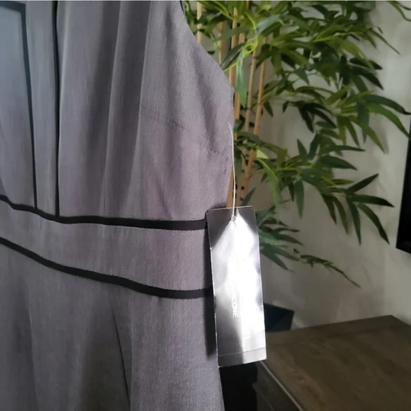 Black Label - Picture 3 of 3